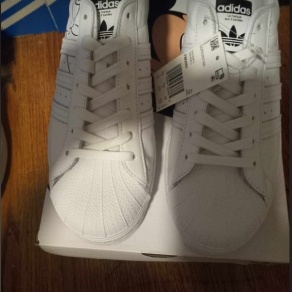 Adidas Superstar - Picture 1 of 4